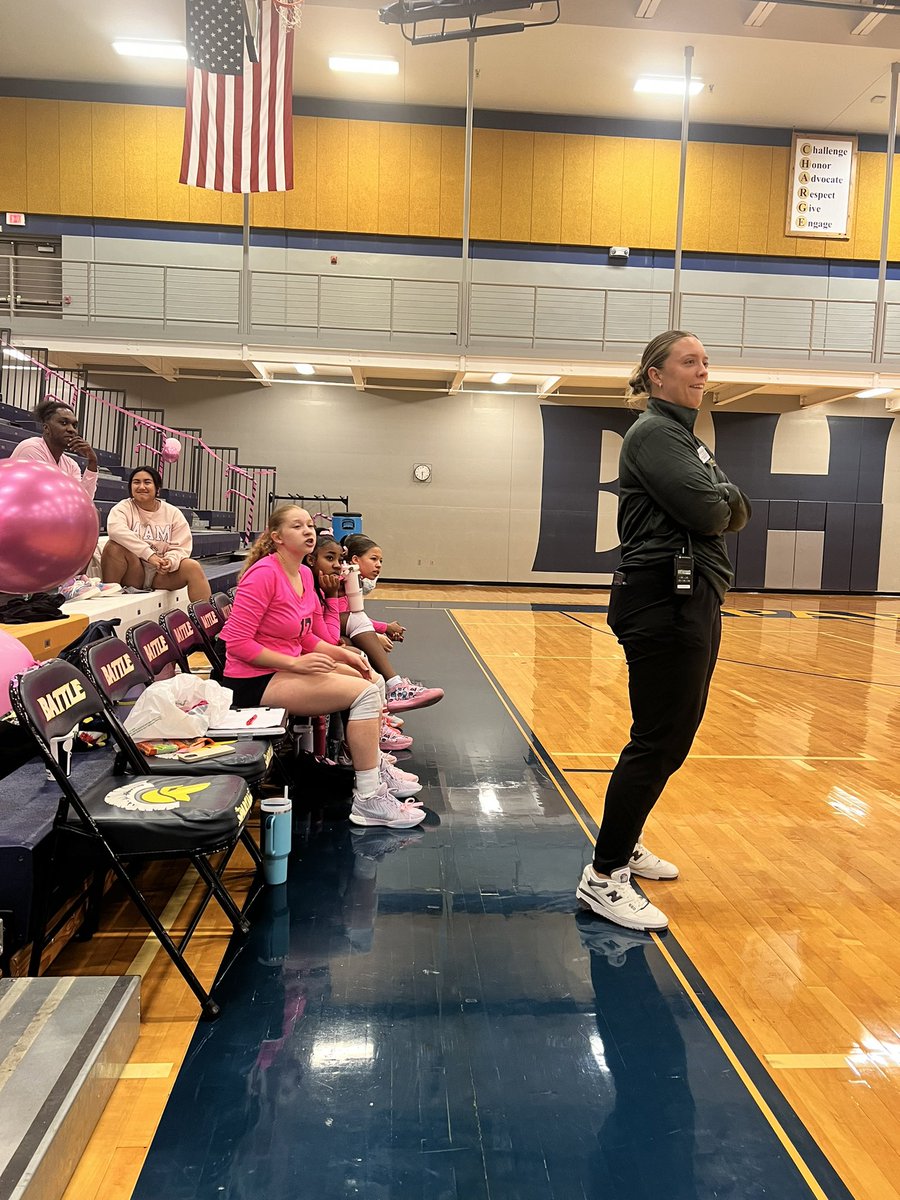 Coach <a href="/SammieSymonds/">Sammie Symonds</a> making her VB coaching debut! 😂💪🏼 <a href="/BattleAthletics/">Battle Athletics & Activities</a>