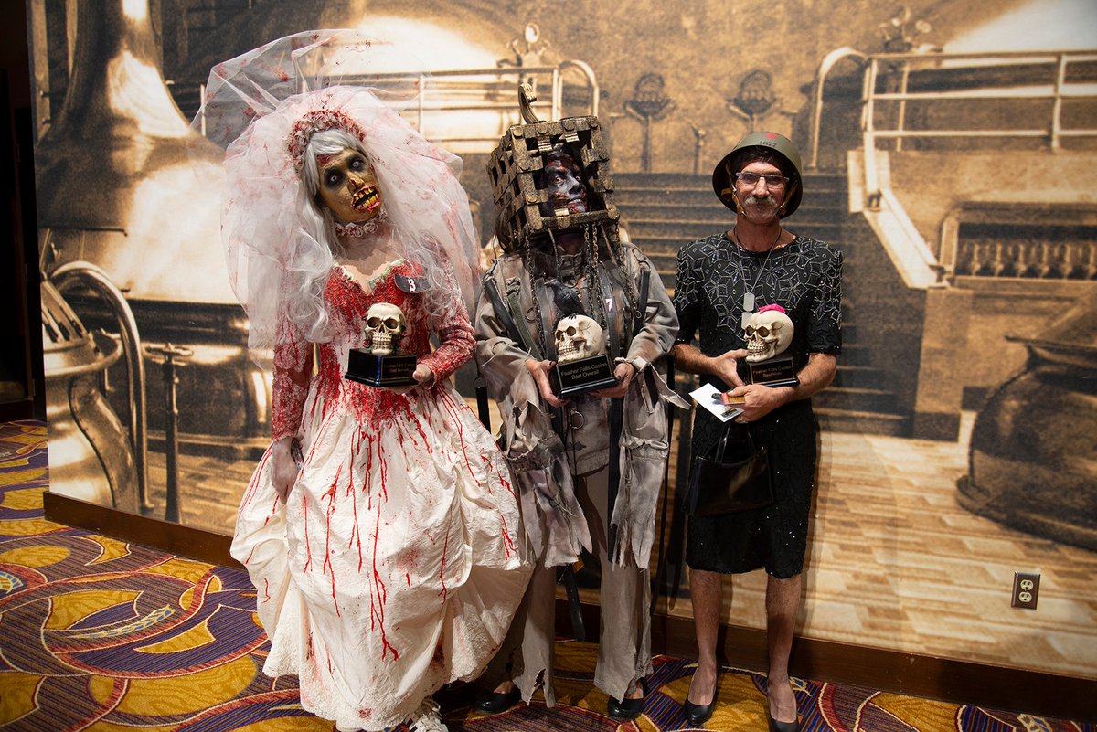 Ready to show off your #spooky side? Join our #HalloweenCostumeContest on Sat., Oct 26th! Compete for $500 (Best Male/Female) or $1K (Best Overall)! Sign up at Player’s Club 6-9 PM, winners announced at 9:30 PM! Will you be the next winner? 
#FeatherFallsCasino #OrovilleEvents