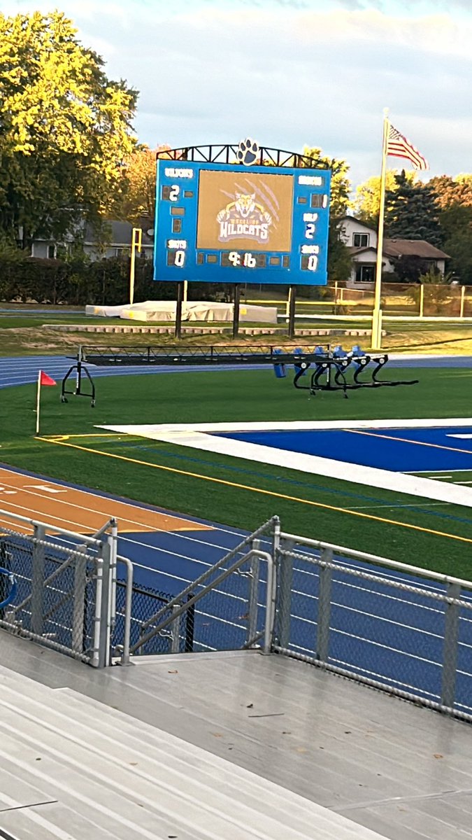 Wheeling score right before the half. Now 1-2. 

#LetsGo <a href="/BHS220Athletics/">BarringtonAthletics</a> <a href="/BarringtonHS220/">Barrington High School</a> <a href="/PapaBear238/">Doc Doles</a> <a href="/GOBIGRED2022/">BIG RED</a>