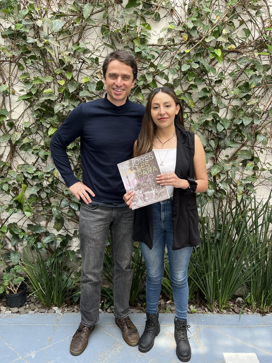 El espacio público debe facilitar el acceso a empleo, educación y recreación de las personas sin importar su condición. Por ello, Gonzalo Peón asegura que la transformación de avenidas y calles es clave para lograrlo y el concurso <a href="/mejorescallesMX/">Mejores Calles para México</a> es una vía 
📰 <a href="/Reforma/">REFORMA</a>