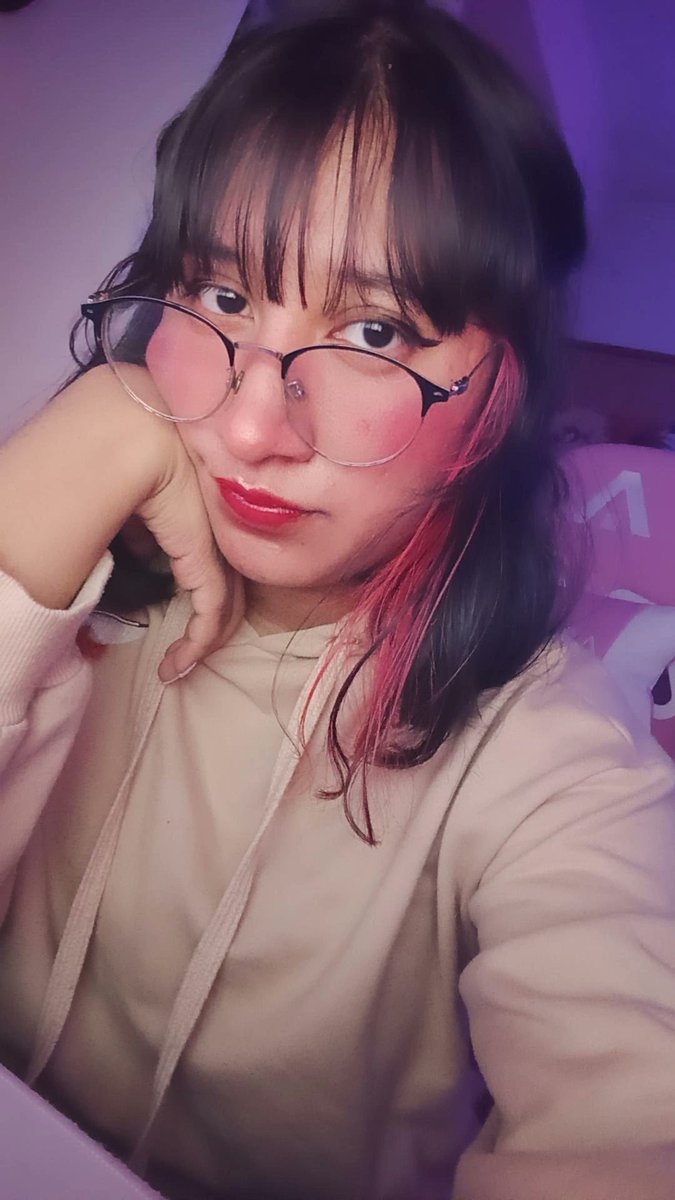 Esperamos mi cumpleaños juntos?
twitch.tv/lizzpink