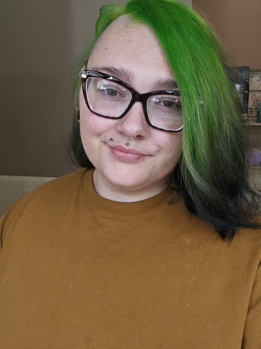 Aleezilla🍓 tweet media