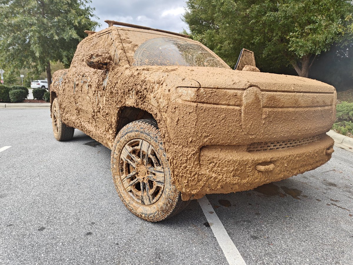chessforgiants's tweet image. Hey it's Michael Cusick from the viral flooded R1T video. It's still unreal to me that my Rivian survived. Swept 100 yards from where I parked it and aside from a little vibration at higher speeds she drives like a dream. Truly a testament to the engineering team over @Rivian