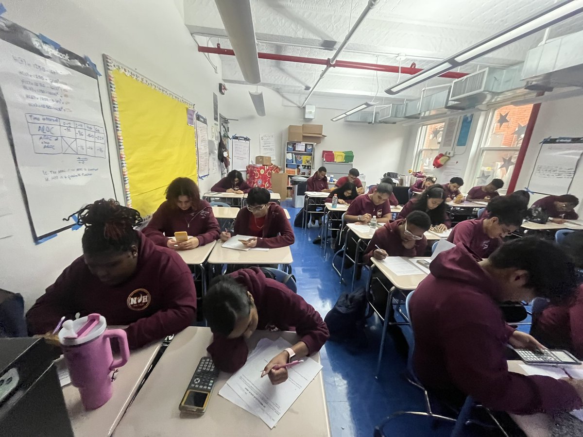 collinsnyc's tweet image. Today’s beauty - first pop quiz in #APPreCalc today, and my @NewHeightsACS juniors did really, really well. #Iteachmath #lovemystudents
