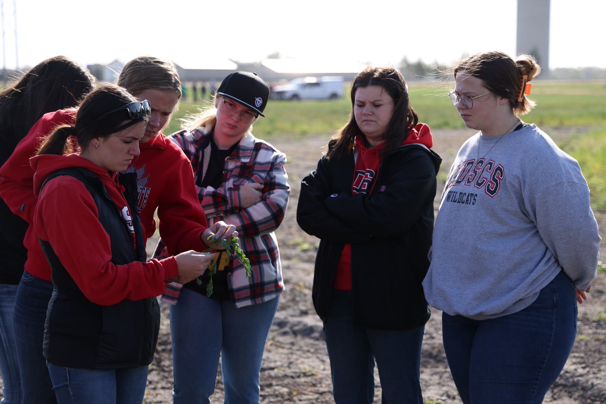 North Dakota State College of Science - Agriculture students were out enjoying the weather during Fall Field Day yesterday! 

Learn more about our growing Agriculture options at NDSCS.edu/Ag 🌽 🌱 🚜