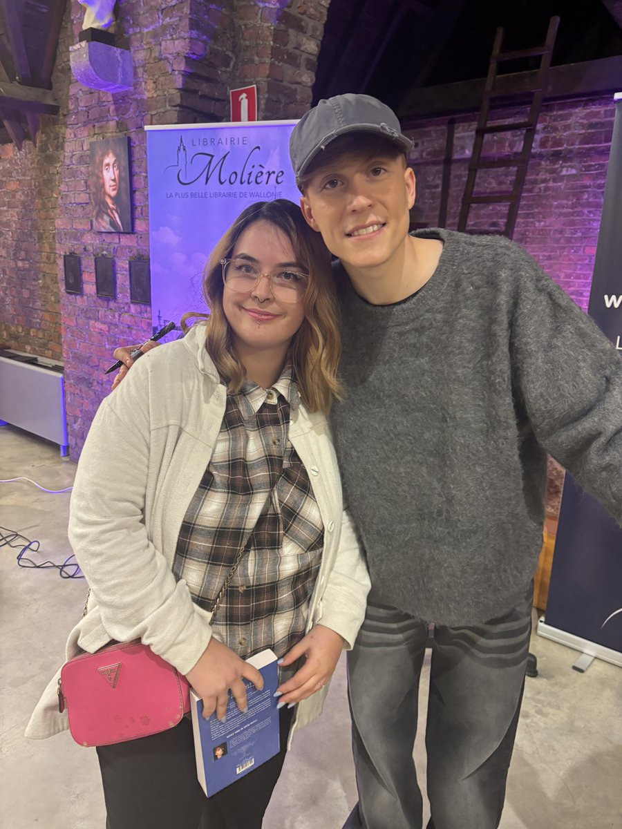 Pitch0utiffa's tweet photo. Tellement heureuse ! ❤️@L0oiic https://t.co/Z7Z9NbidkO