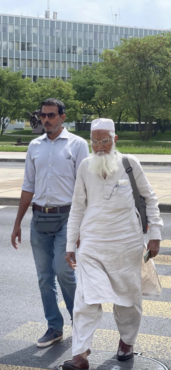 IMSahalQureshi's tweet photo. या अल्लाह मुझे तू इन उलेमा के क़दमों की धूल बराबर ही बना दे…

उम्मत की मज़बूत साख़ हो तुम और तुम्हारे क़दमों की राख़ हैं हम… https://t.co/7v7tcg3ws4
