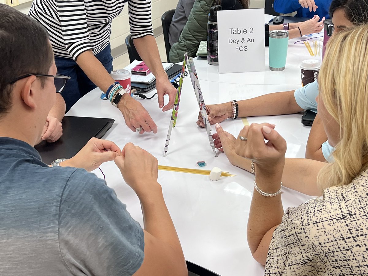 msdgardener's tweet image. At yesterday’s training, we explored ways to engage and empower learners using frameworks and making direct curriculum connections through technology in small groups #ModernLearning #InnovativeTeaching #TeamBuilding