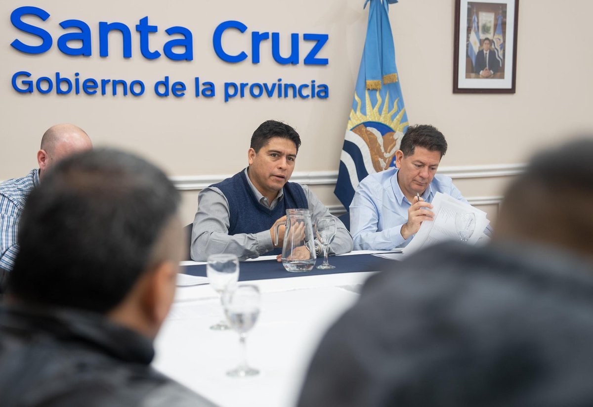 Hacia un gran pacto productivo carbo eléctrico que permita generar ingresos genuinos a Yacimientos Carboníferos Río Turbio (YCRT), con equipo santacruceño podemos lograrlo. Gracias Gobernador <a href="/ClaudioVidalSer/">ClaudioVidal</a>, gremios e intendentes por el apoyo a esta administración