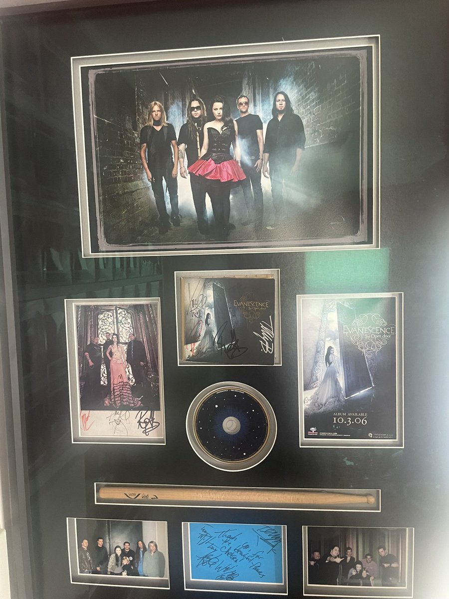shunpiker65's tweet photo. OTD in 2006
@evanescence @AmyLeeEV @MadameDoubletap @daniellec7699 
@Tim_McCord @chelseacantos @WillFnHunt 

😎🤘🏻❤️ https://t.co/T0Upmw2ITU