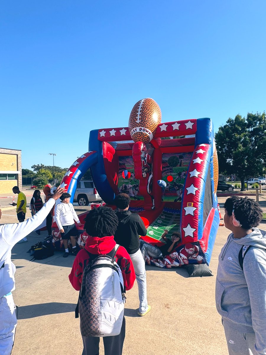 Irving High School Student Council tweet media