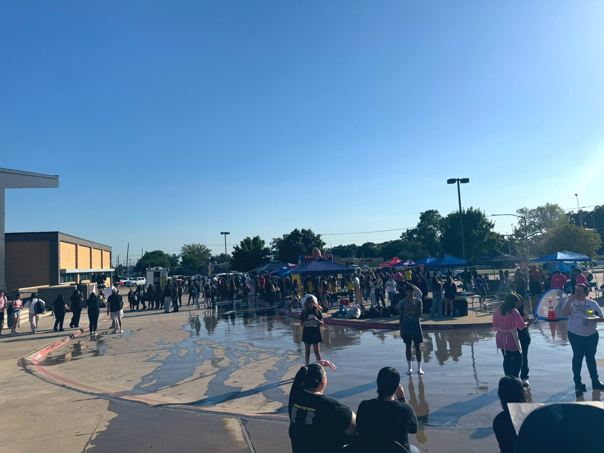 Irving High School Student Council tweet media