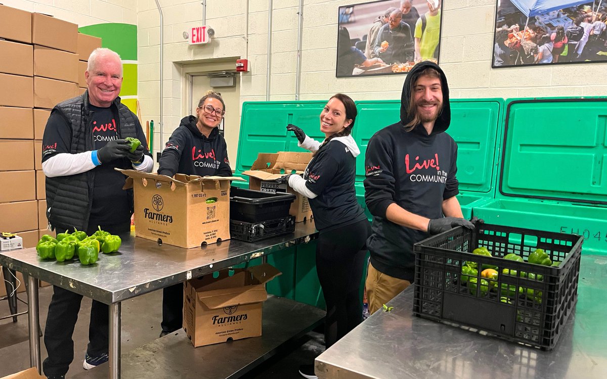Live! Casino & Hotel Philadelphia (@livecasinophl) on Twitter photo We went #LiveintheCommunity in honor of Hunger Action Month! #TeamLivePhilly worked with <a href="/sharingexcess/">Sharing Excess</a> at the Philadelphia Wholesale Produce Market to sort and pack surplus produce to be distributed to local food banks and hundreds of community organizations. #HungerActionMonth We went #LiveintheCommunity in honor of Hunger Action Month! #TeamLivePhilly worked with <a href="/sharingexcess/">Sharing Excess</a> at the Philadelphia Wholesale Produce Market to sort and pack surplus produce to be distributed to local food banks and hundreds of community organizations. #HungerActionMonth