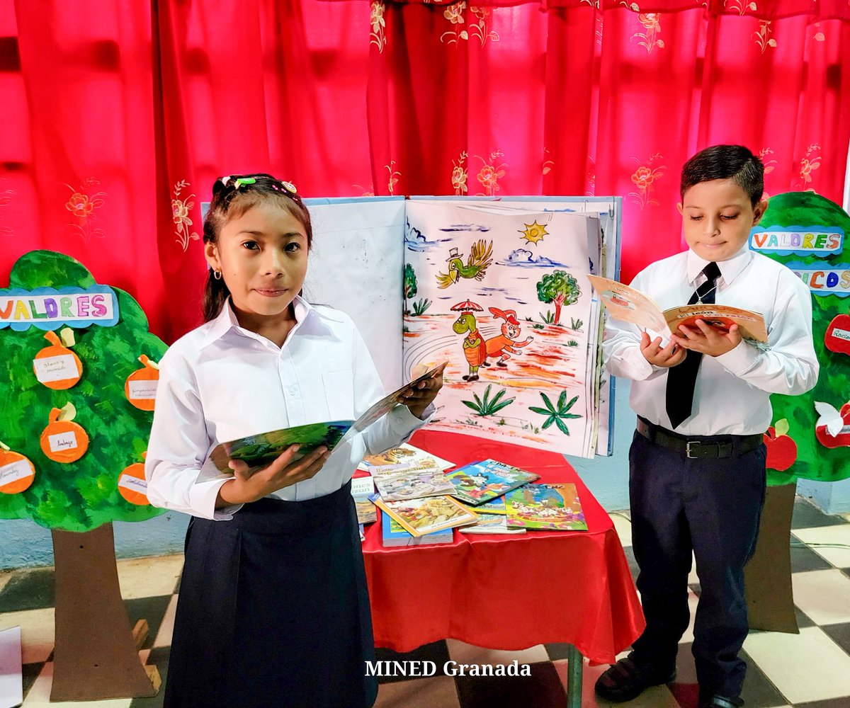 MinedGranada's tweet photo. Fiesta de la Lectura en Voz Alta 📖
¡Leer es Divertido! etapa departamental, con el objetivo de fomentar el disfrute de la lectura y cultivar el hábito lector, con el protagonismo de estudiantes de segundo grado. https://t.co/6iKTMtZuiG