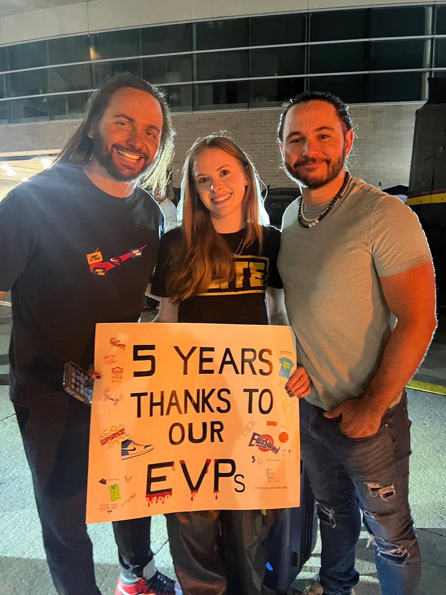 BrookeK88's tweet photo. The best. The sweetest. My faves forever ❤️ https://t.co/Lq2w67VtSH