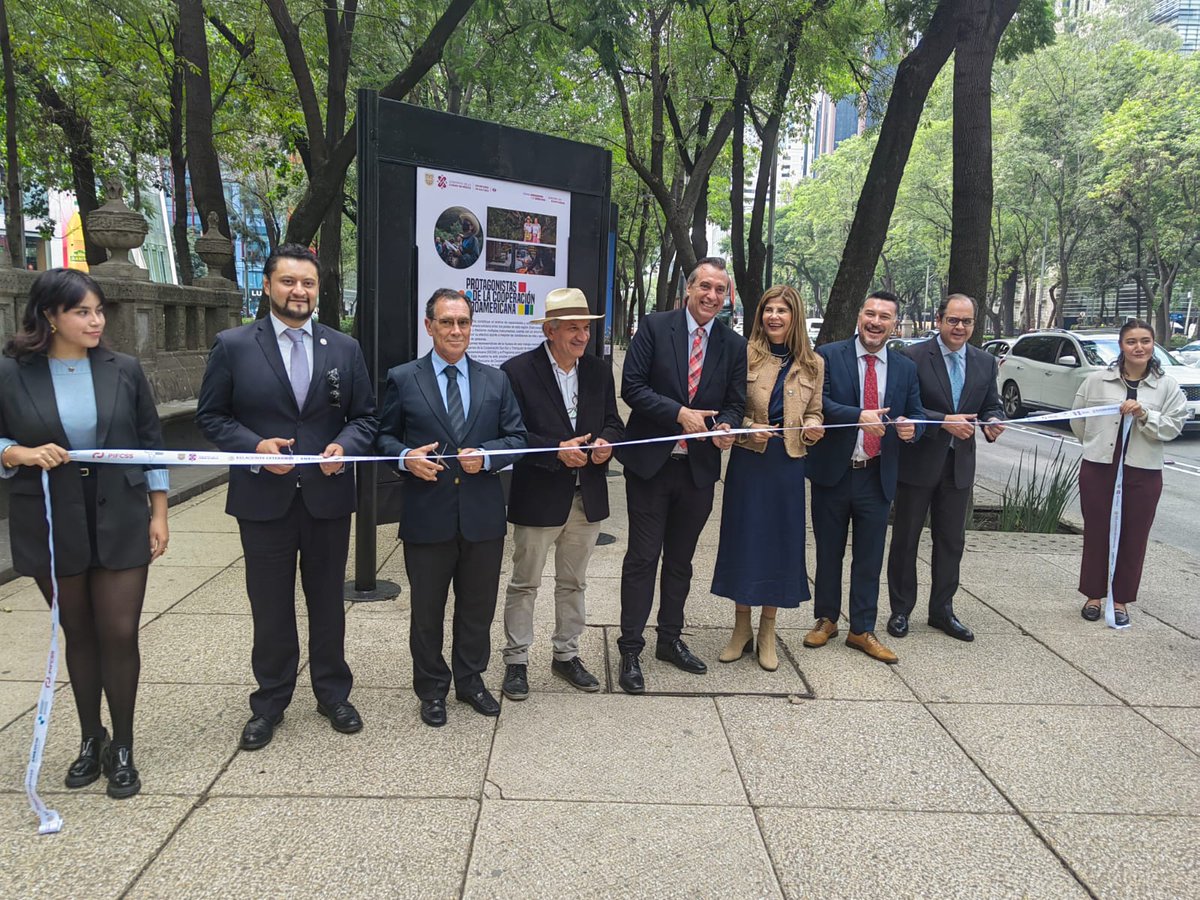 SEGIB_OSRMCC's tweet photo. Con emoción y orgullo inauguramos “Protagonistas de la cooperación iberoamericana”, que contó con la asistencia del H. Cuerpo Diplomático, Organismos Internacionales, REPPIS de 🇲🇽, medios de comunicación, invitados especiales y ciudadanos. Gracias por la asistencia! https://t.co/DsWJukUrnp