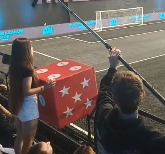 𝕞𝕖𝕟𝕪🇵🇷 tweet media