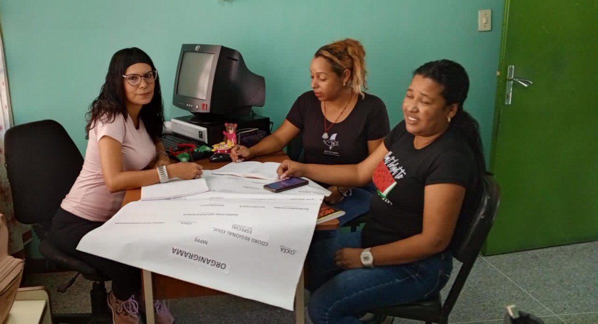 #03Octubre2024 Enlaces territoriales de <a href="/Fundabit_/">FundabitOficial</a> en #Aragua, realizan colectivo con tutores CBIT en cada uno d los municipios d la región para socializar orientaciones Ministeriales para el año escolar 2024 - 2025 juntos contribuyendo a la contrucción de la #EducaciónDelFuturo
