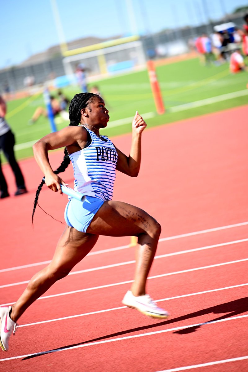 **Uncommitted Seniors Still Looking for a College:**

Eryianna S. 
100 11.95 (11.81w)
200 25.37
1st leg on state qualifying 4x1 
Runs great a great 4x4 leg
Great student academically

Reach out if you are interested in this talented young lady who can add value to any team.