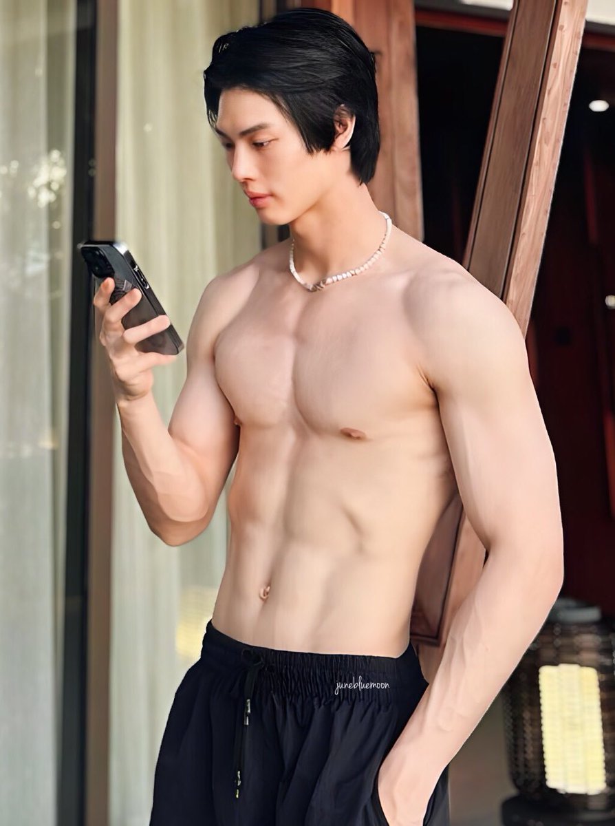 junebluemoon's tweet photo. FACE CARD                                   BODY CARD https://t.co/GsQEktgE7h