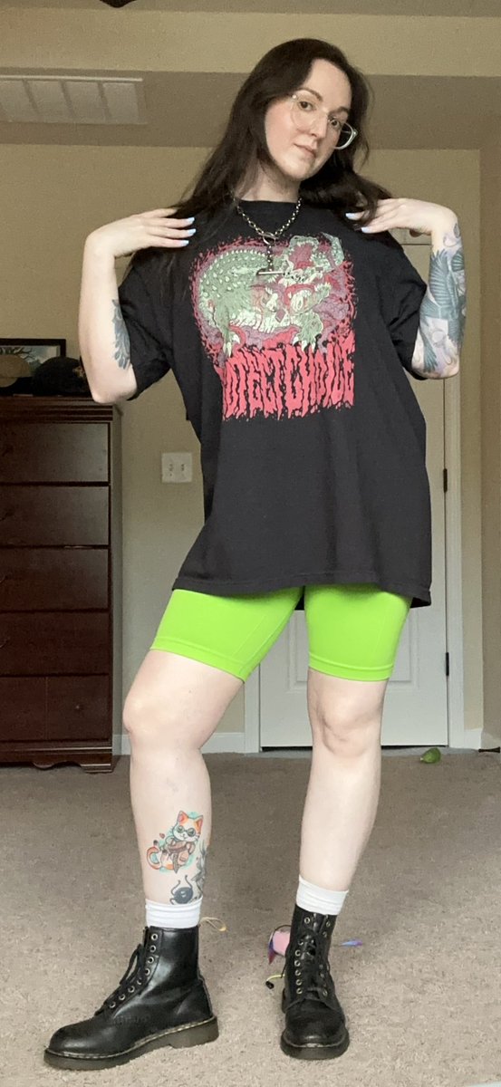 afflictionate's tweet photo. a rare selfie to show my charli xcx tour fit, ft. this protect choice shirt from @gatorsdaily. all proceeds go to the women's reproductive rights assistance project. 🐊❤️ https://t.co/DaeaGaG3DC