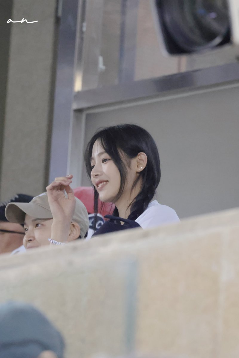 hourlyminjii's tweet photo. 241002 #민지 #Minji #ミンジ
MINJI FOR DOOSAN BEARS
#MinjiFirstPitch https://t.co/Cz3iZIRbtJ