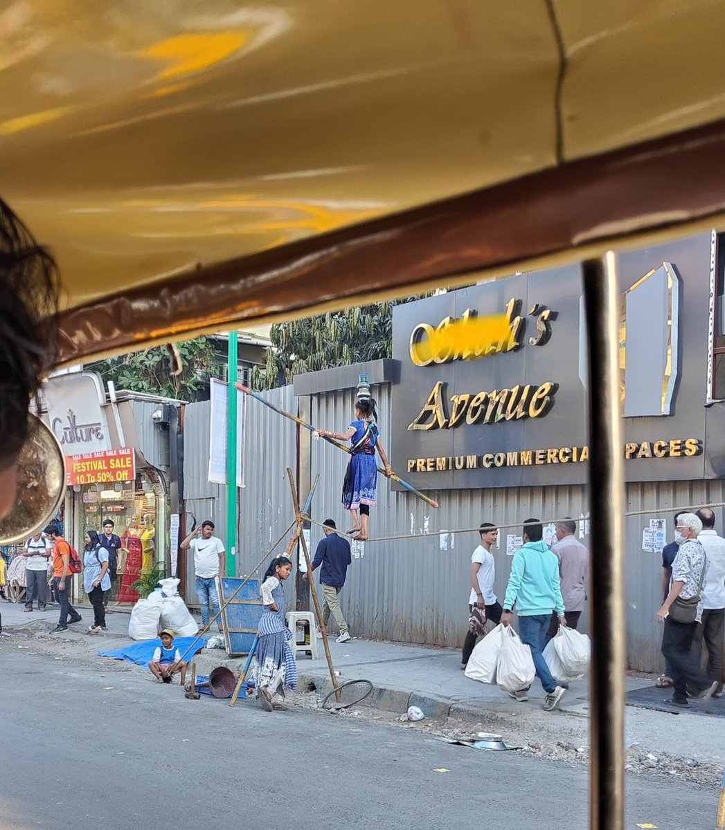 rajeshdatar2022's tweet image. Art or Child Labour...you decide. 
#streetphoto #photography #children