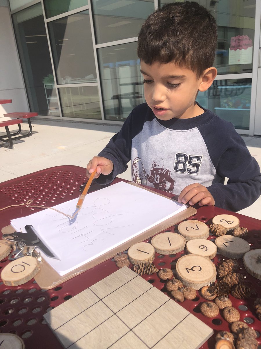 MrsHicksRECE's tweet image. Such a beautiful day for some outdoor learning! Playing with numbers! 🎲♥️
- Counting and recognizing numbers. 
- One to one correspondence 
- Experimenting with numbers 
@BernadetteOCSB