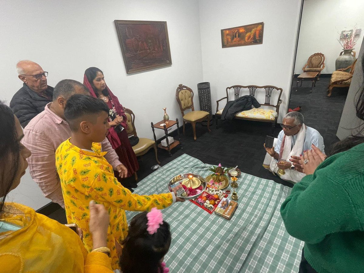 StevenPidgeon7's tweet photo. @WickhamLawyers Perth is open for business after Navgraha Puja 🙏 (part 1 of 2) https://t.co/dVeOxgKVNW
