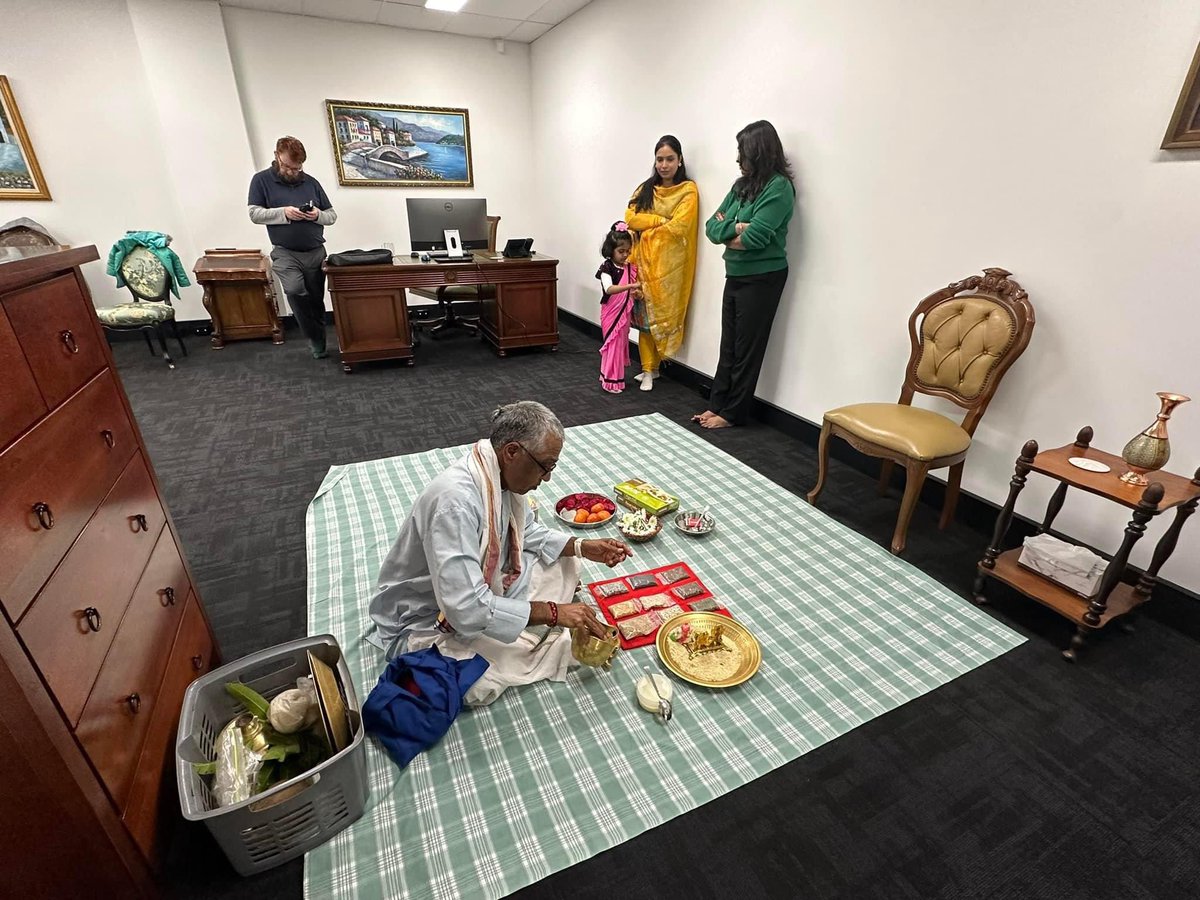 StevenPidgeon7's tweet photo. @WickhamLawyers Perth is open for business after Navgraha Puja 🙏 (part 2 of 2) https://t.co/g8wtfVEWpZ
