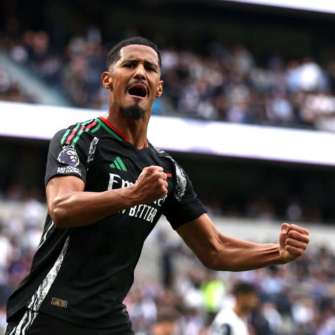 FabrizioRomano's tweet photo. ⚪️🗣 "If you had to sign a centre back, who?".

Toni Rüdiger: "I say William Saliba!".

"I’m very happy Militao! But there’s so many games, so we would rotate, so to have Saliba… it would be great", told @InsideScoopHQ. https://t.co/U4rQ0uIfD3