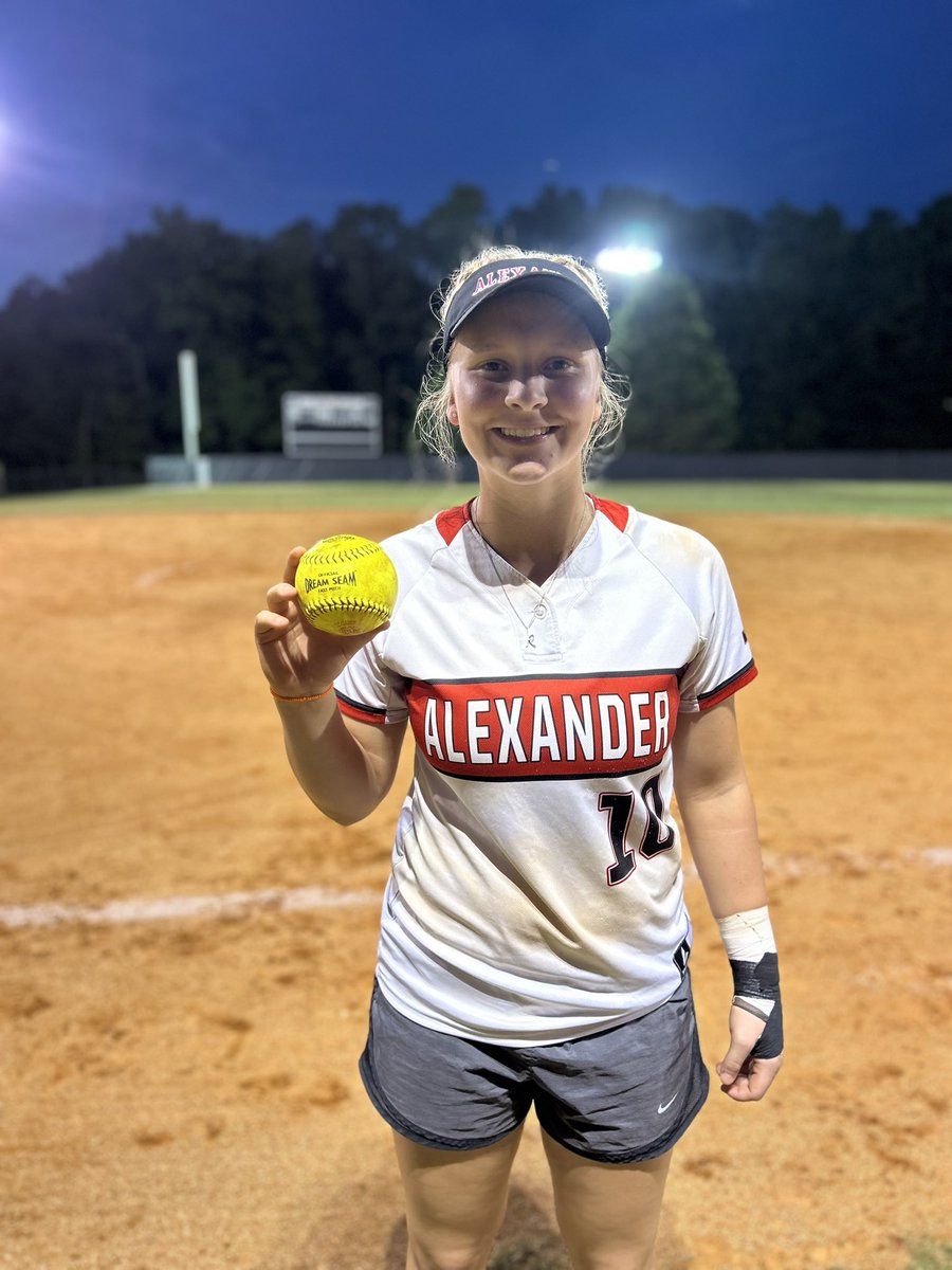 Kenz1044's tweet photo. Came up short against Newnan tonight but had another good offensive game tonight went 1-2 with a HR off the scoreboard. Next up Villa Rica on Monday. 🔥❤️
@Townsend1044 @ALXsoftball @GoMVB @SBRRetweets https://t.co/EvFvWdMD4J