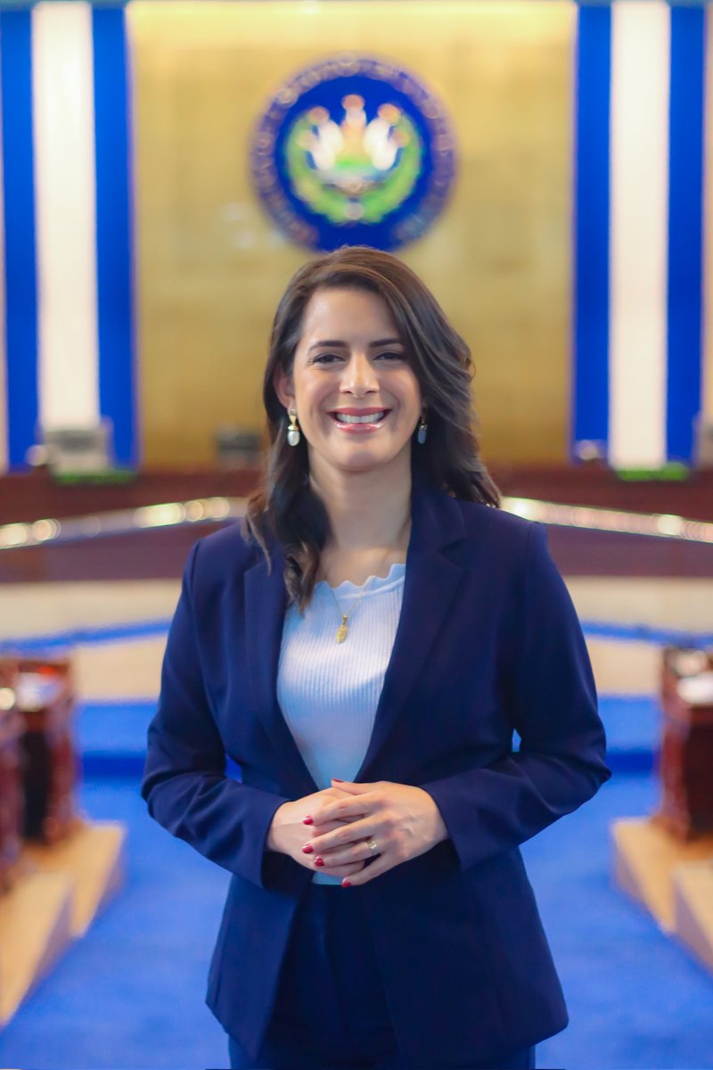 ClaudiaOrtizSV's tweet photo. #NuevaFotodePerfil https://t.co/n6DJjq5LHk