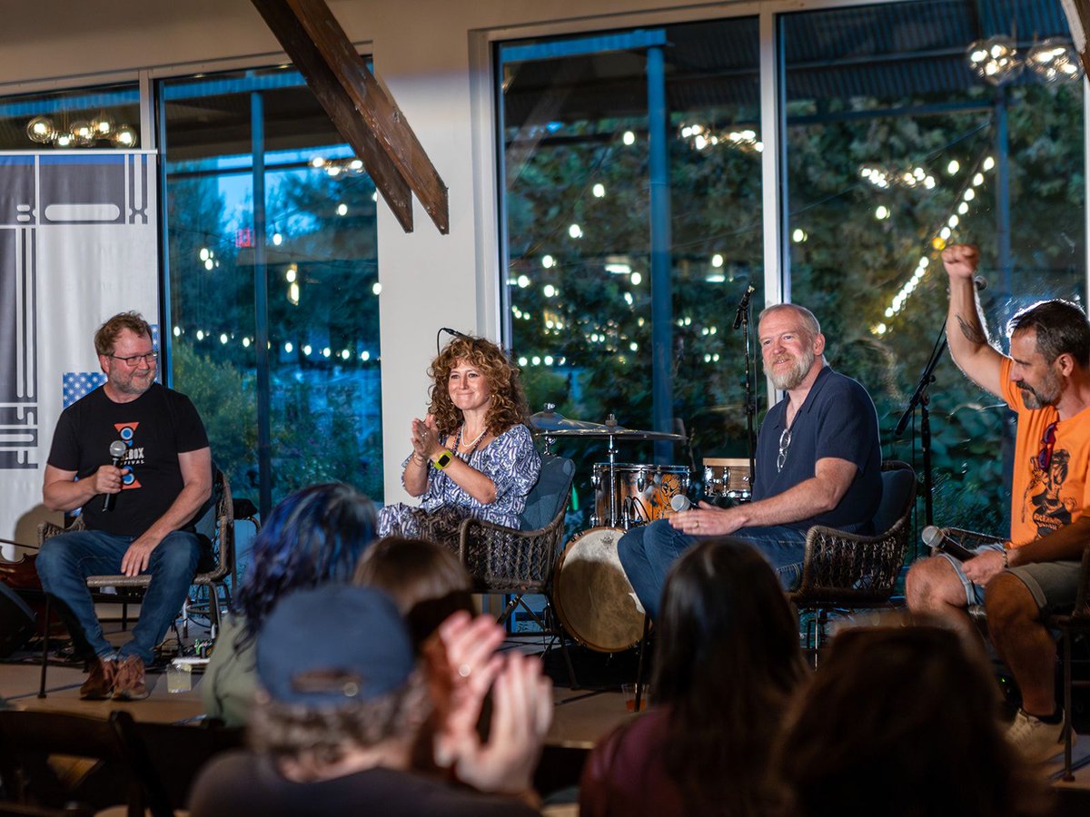 Thank you to everyone who made our first Fusebox Artist Salon so fantastic!  And a special thank you to Springdale Station for hosting us and supporting the arts. ❤️  

We'll be releasing tickets to the October Artist Salon soon, save the date: October 24th!