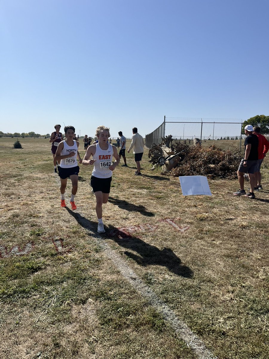 BlackraiderXC's tweet photo. Varsity boys take on the South Sioux invite! https://t.co/Qpv24INcc3