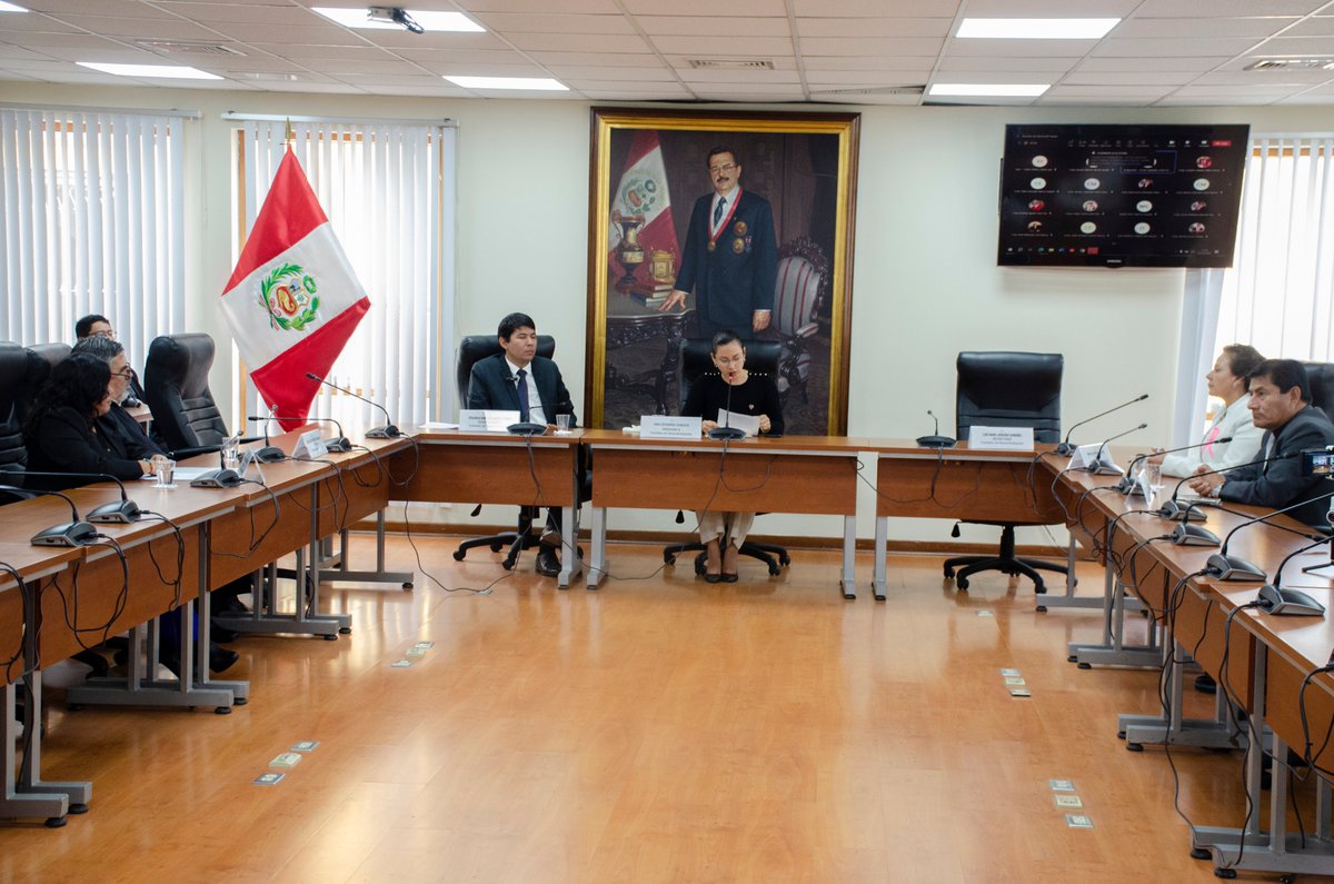 Comisión de Descentralización tweet media
