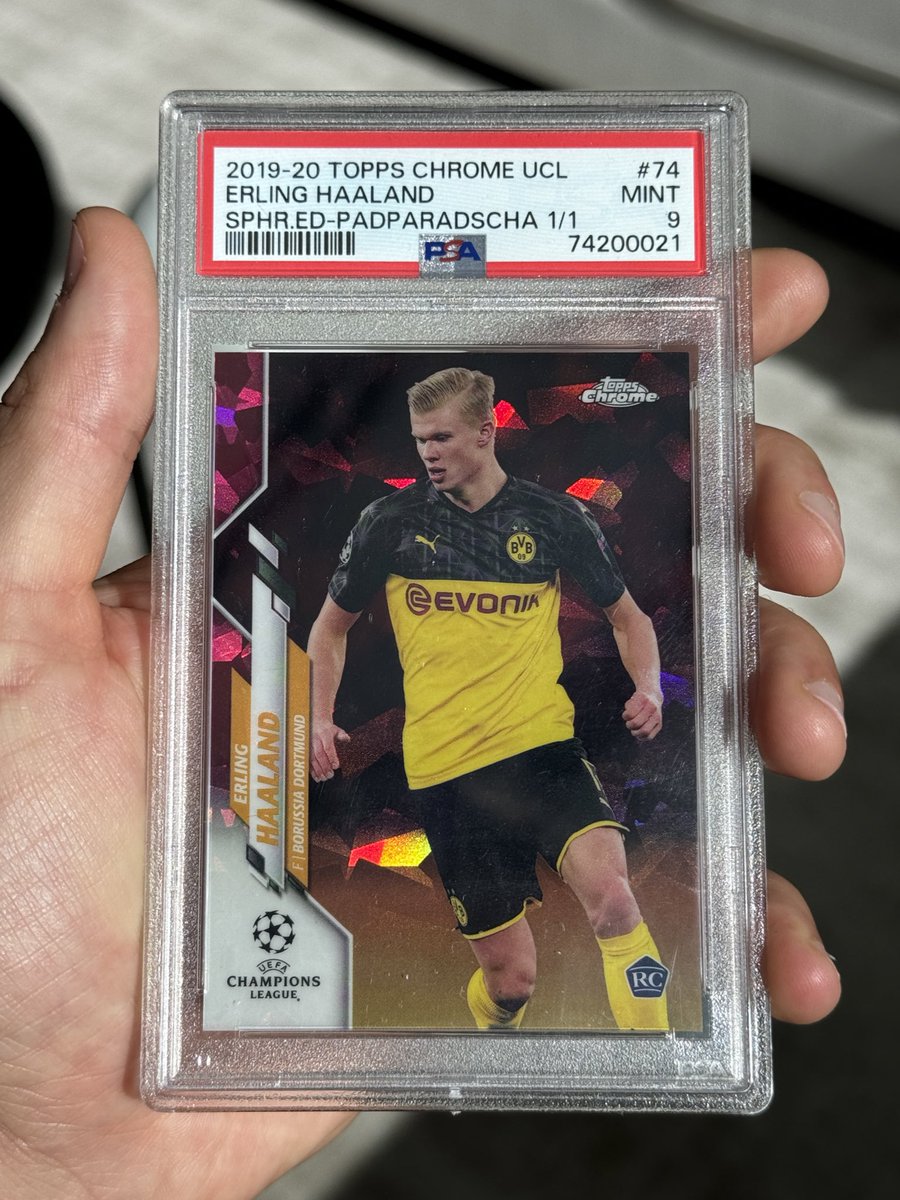 Topps's tweet photo. Show us your favorite soccer card! ⚽️👇 https://t.co/0cKnhicrqV