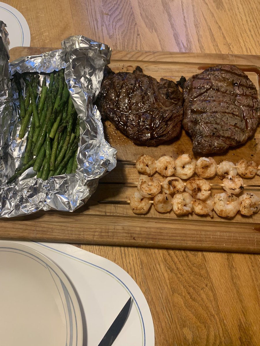 BbqVon1's tweet photo. Surf and turf anyone? https://t.co/BWd0y4C87X