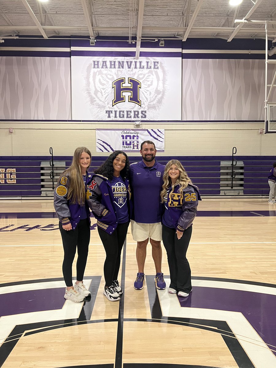 Hahnville High Softball tweet media