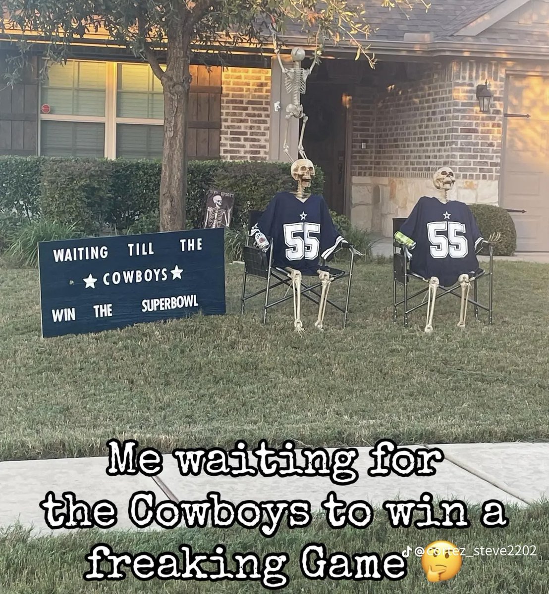 DallasTexasTV's tweet photo. Halloween SZN in Dallas 🎃 https://t.co/AIJctMFfHl