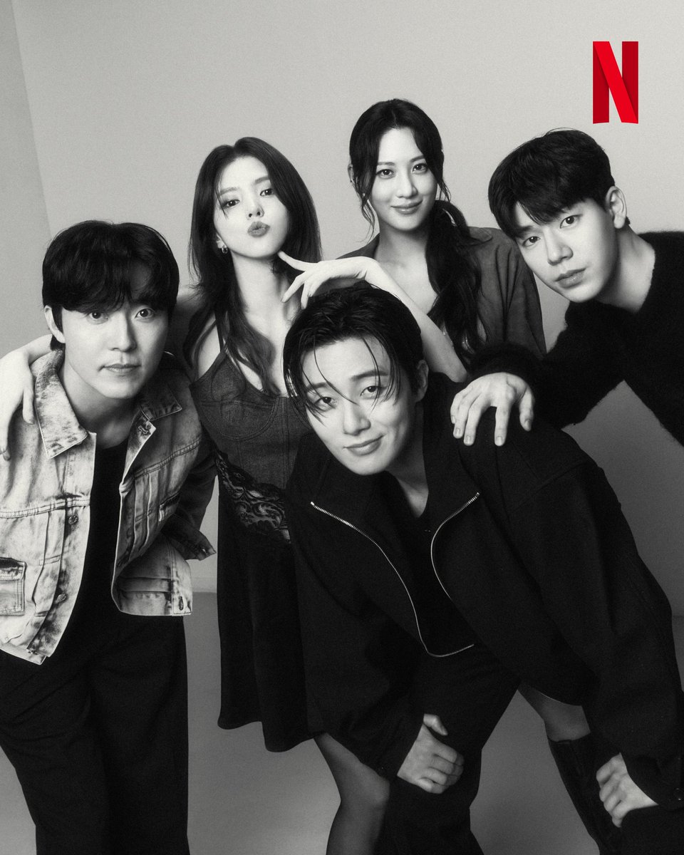 hansoheeglobal's tweet photo. Han Sohee, Claudia Kim, Park Seojoon, Lee Musaeng, and Bae Hyunsung for Netflix series 'Gyeongseong Creature 2'

#HanSohee #한소희 #GyeongseongCreature2 https://t.co/PNrqHsPLj7