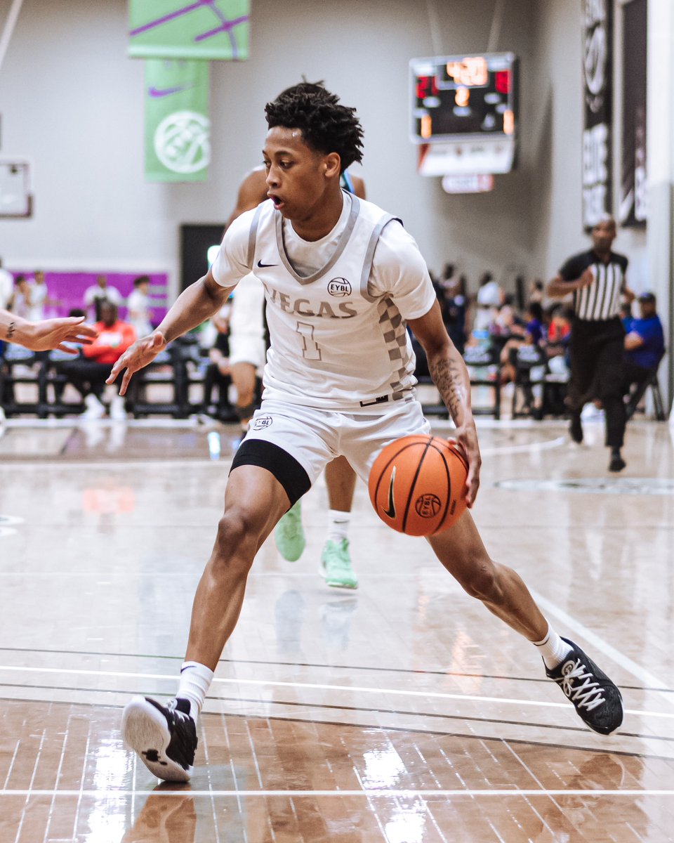 Max Feldman (@maxfeldman6) on Twitter photo CJ Shaw, the 83rd overall prospect in 2025, is off the board to UCSB. Creative scorer with promising upside — put up 17 PPG in EYBL this past spring & summer.
Gauchos’ second Top-100 commitment this cycle — joining 6-8 F Michael Simcoe.
👥 madehoops.com/PlayerProfile_…
📸 <a href="/NikeEYB/">EliteYouthBasketball</a> CJ Shaw, the 83rd overall prospect in 2025, is off the board to UCSB. Creative scorer with promising upside — put up 17 PPG in EYBL this past spring & summer.
Gauchos’ second Top-100 commitment this cycle — joining 6-8 F Michael Simcoe.
👥 madehoops.com/PlayerProfile_…
📸 <a href="/NikeEYB/">EliteYouthBasketball</a>