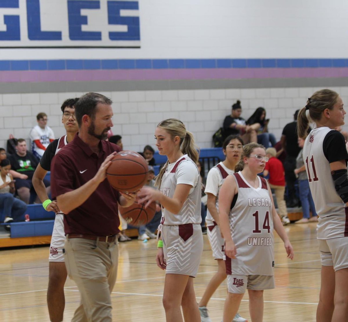 Legacyrebels's tweet image. Last night our Unified Basketball Team played the Bulldogs! It was a close game, with MHS coming up on top, but everyone had the VERY BEST time!🏀⛹🏽‍♂️⛹🏽‍♀️⛹🏽

#EmpoweringforExcellence
#rebelnation
#madeinmisd