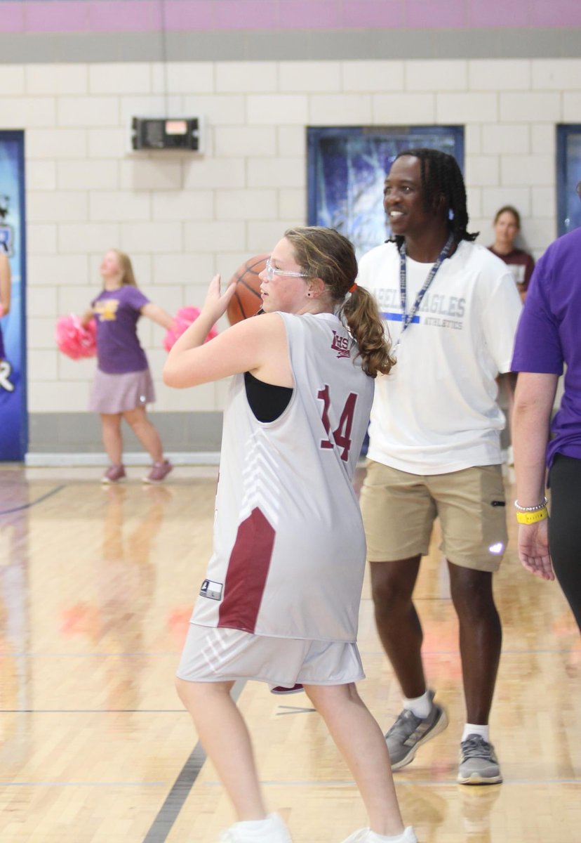 Legacyrebels's tweet image. Last night our Unified Basketball Team played the Bulldogs! It was a close game, with MHS coming up on top, but everyone had the VERY BEST time!🏀⛹🏽‍♂️⛹🏽‍♀️⛹🏽

#EmpoweringforExcellence
#rebelnation
#madeinmisd