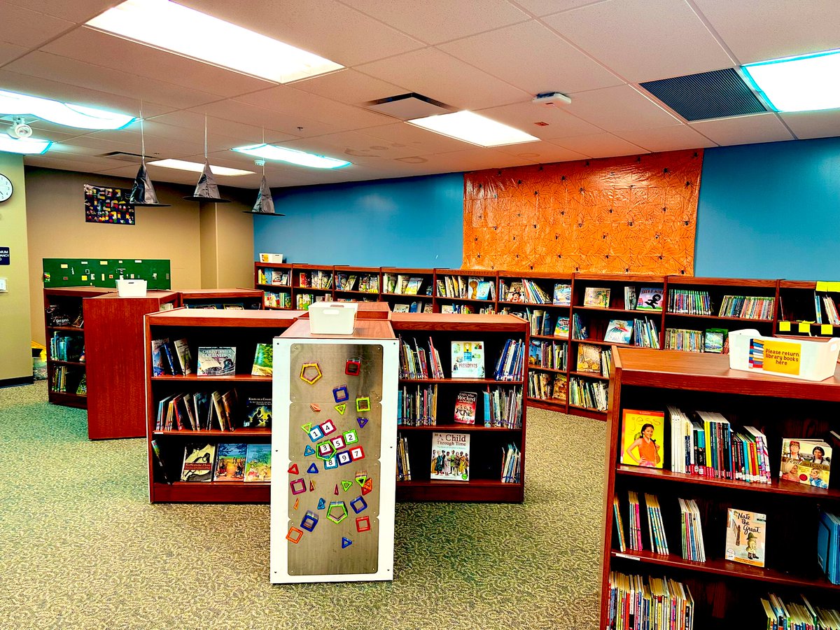 Out with the old and in with the new! 😊
Huge shoutout to our GLS families and staff for all of their hard work, bringing our library to life! And a BIG thanks to everybody who donated new books!!! 
We love our new space! 📚📚📙📘📗📒
<a href="/AndreaRouse13/">Andrea Rouse</a>