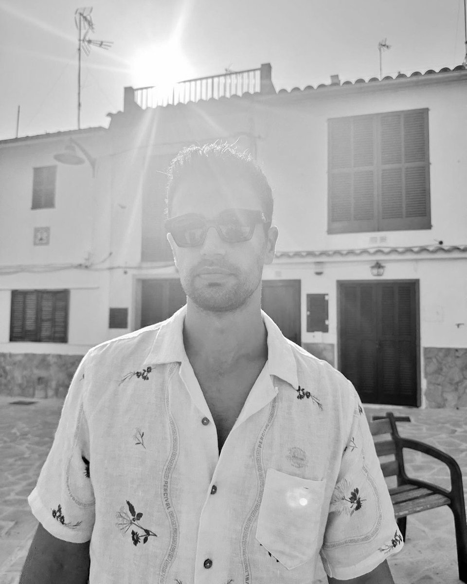 #NationalBoyfriendsDay <a href="/FracturedLeader/">Rowen Thorne</a>