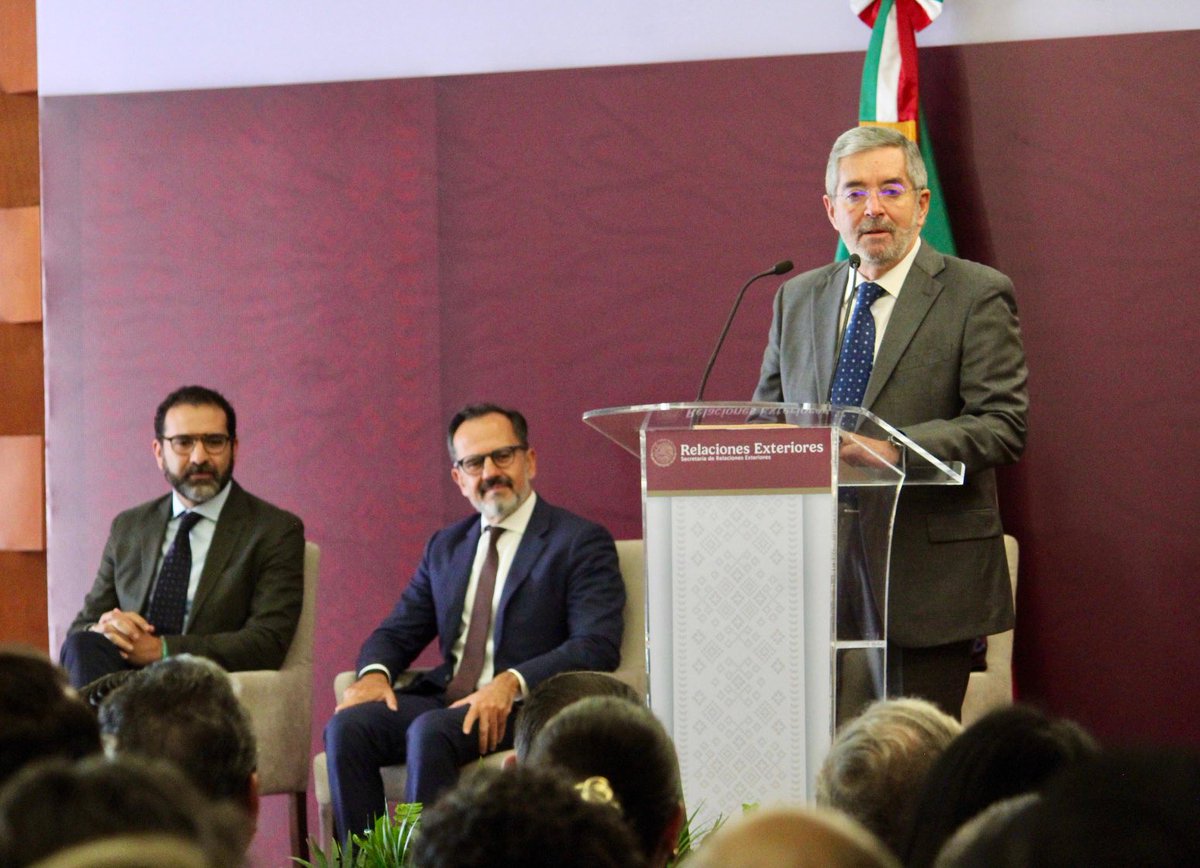 ENRIQUE OCHOA tweet media