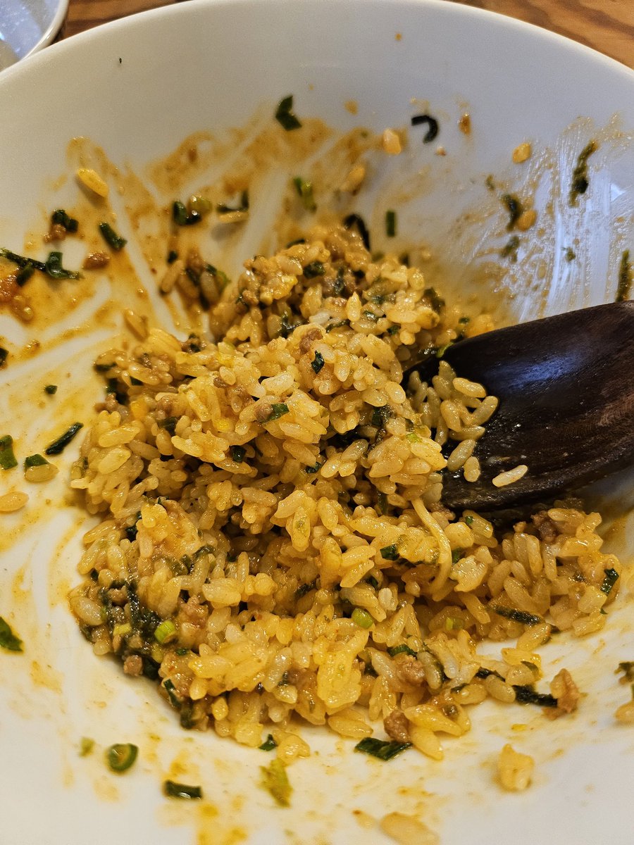 saenai45's tweet photo. 今日の昼は、広島県竹原市の誠家の汁なし担々麺😋

広島風とは違う、味噌の甘さを感じる汁なし担々麺でした。
締めのライスは基本中の基本。

#ランチ
#汁なし担々麺
#広島県竹原市
#誠家 https://t.co/zPkDCd8RNi