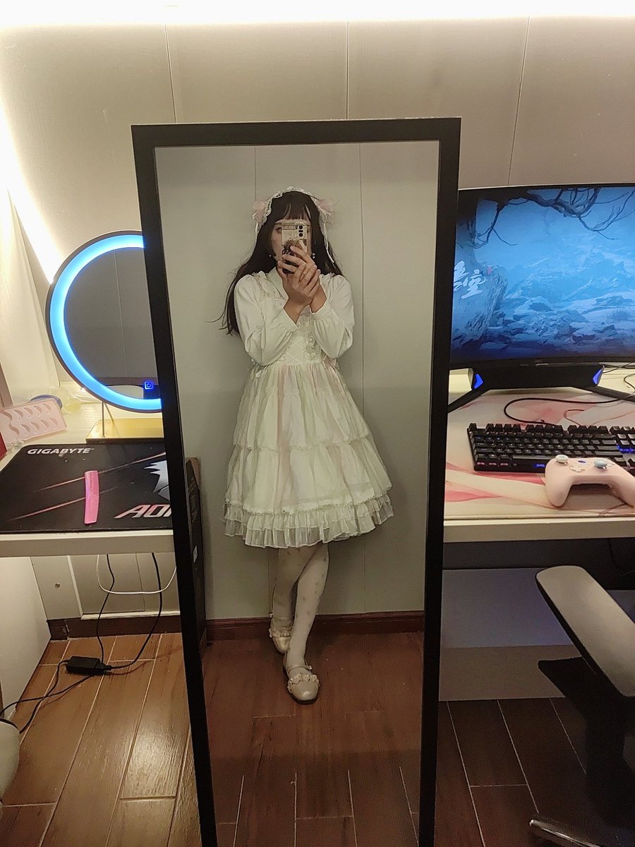 xiluo77's tweet photo. 反差 https://t.co/9AsPY47Hpv