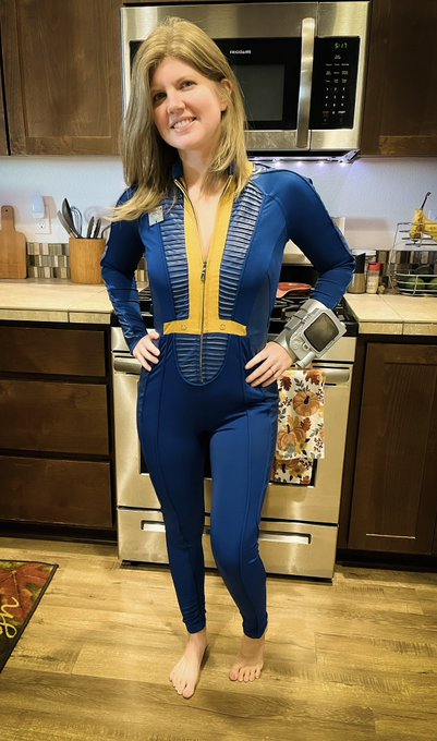 Who wants to commission a custom in caps? https://t.co/C0hg5ox2Qa<a href="/tag/tittytuesday"class="tags"><span>#tittytuesday</span></a>